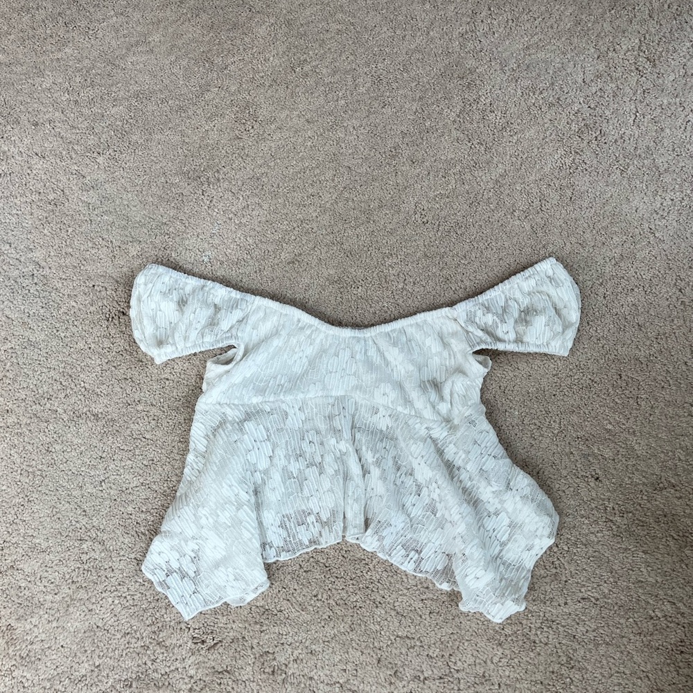 🪸Textured White Crop Top!